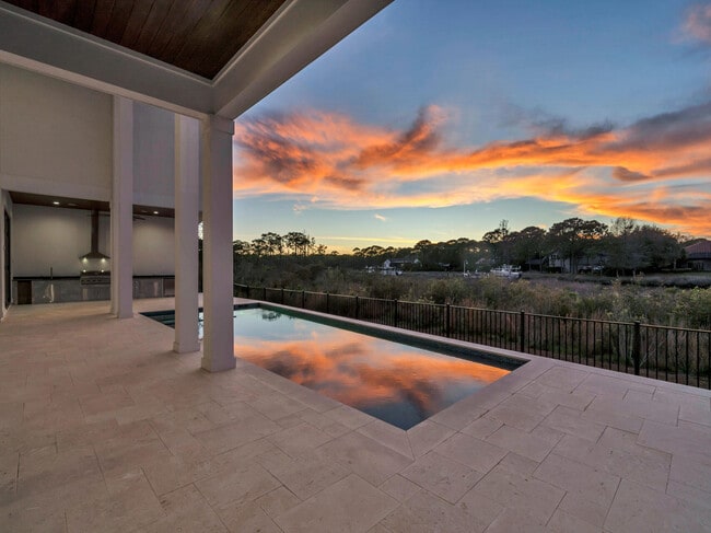 Building Photo - 330 Kelly Plantation Dr