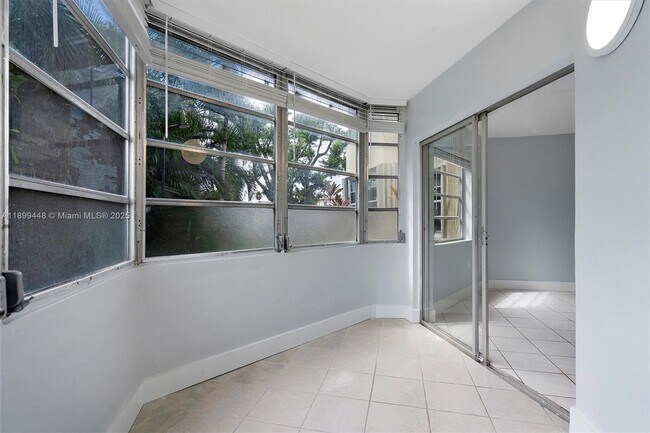 Building Photo - 1635 NE Miami Gardens Dr