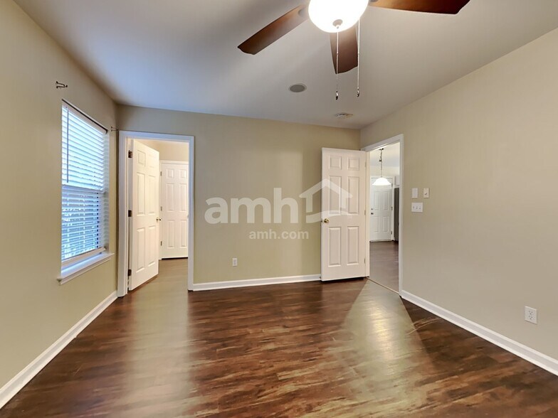 Building Photo - 4812 Oak Haven Pl