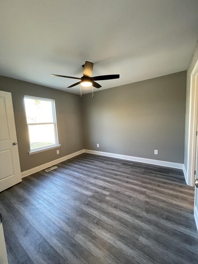 Building Photo - 2425 13th Ave