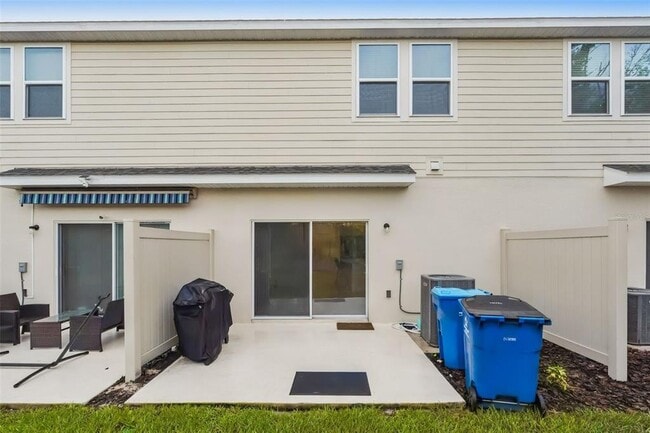 Building Photo - 2576 Penguin Blvd