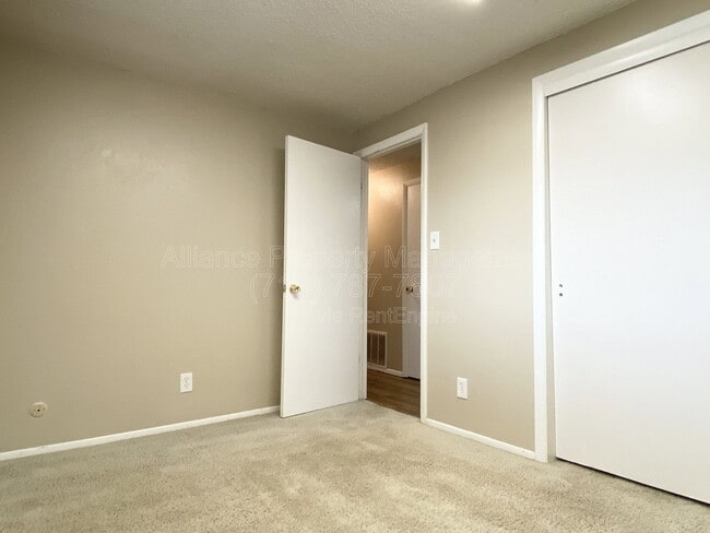 Building Photo - 6087 Del Rey Dr