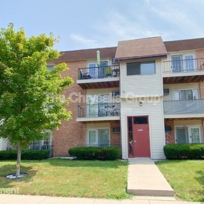 Building Photo - 2402 Marquette Rd