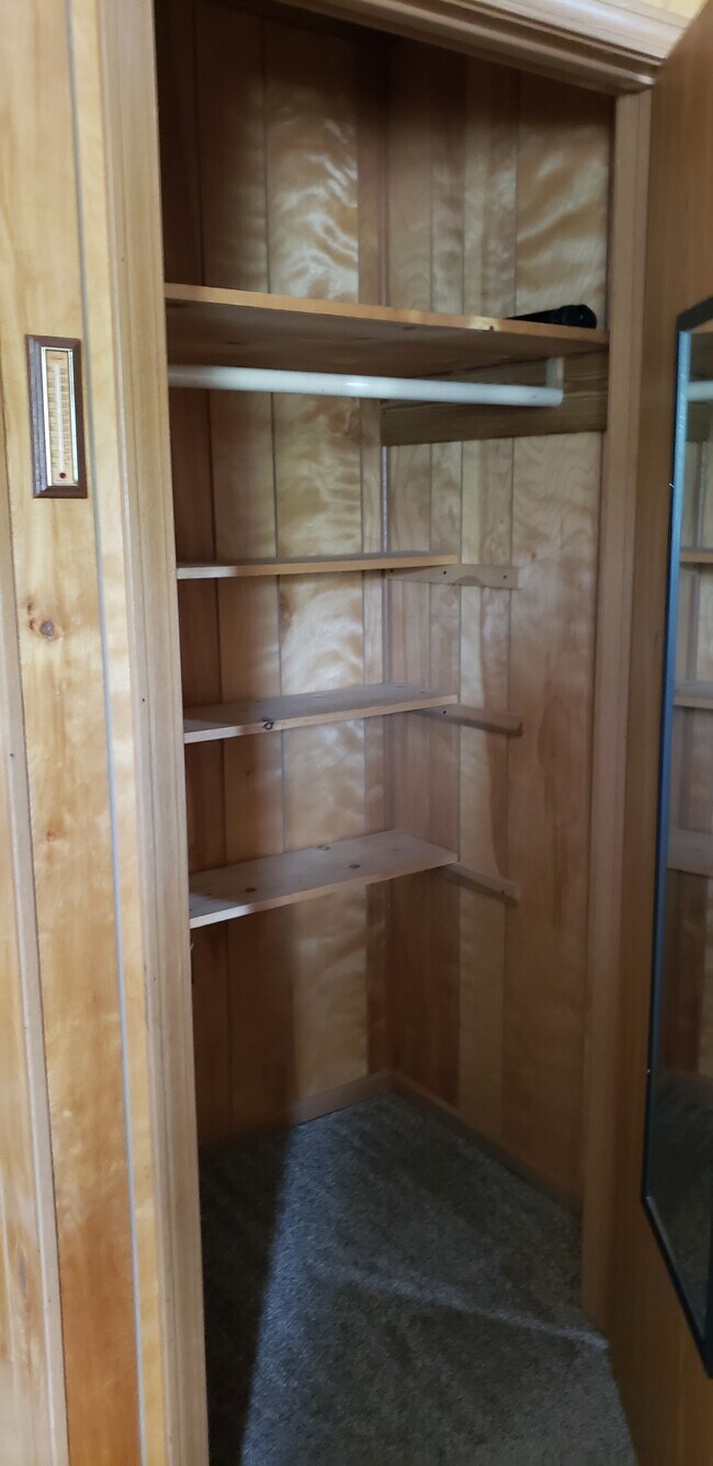 Building Photo - 385 Dille St