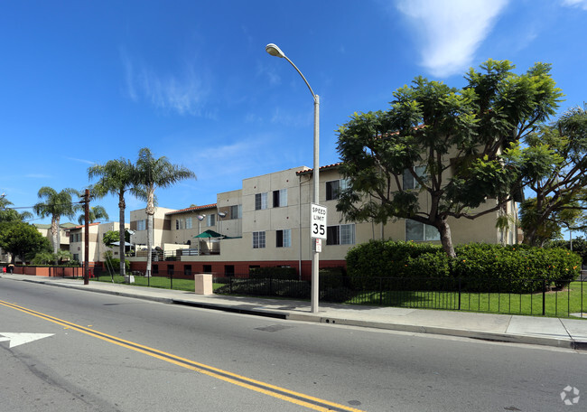 Primary Photo - Emerald Terrace Apartments 2