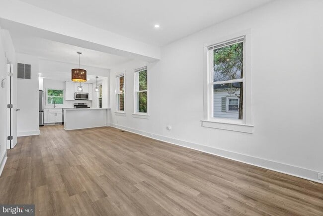 Building Photo - 3802 Parkwood St