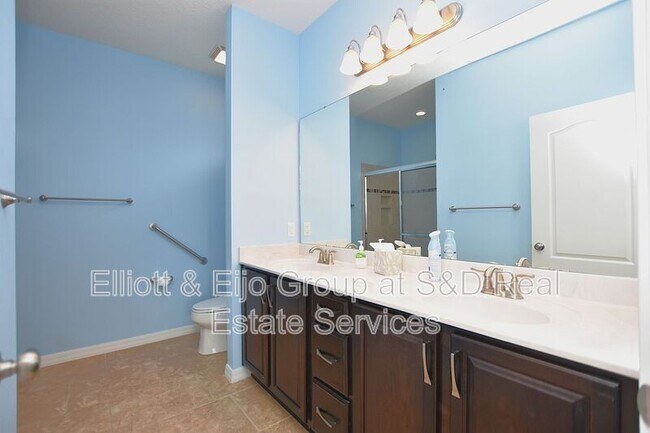 Building Photo - 5632 Aral Dr