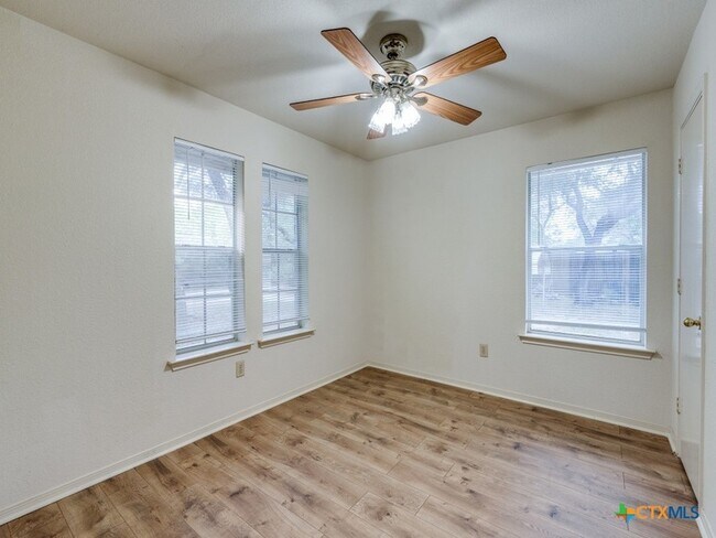 Building Photo - 510 Maricopa Dr