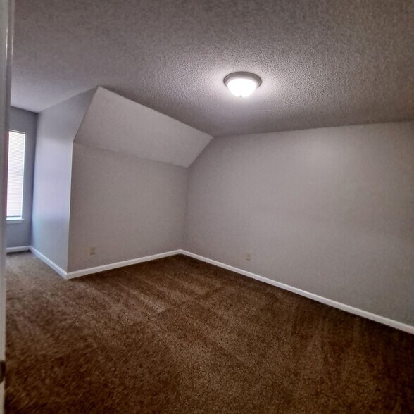 Building Photo - 2533 Baxter Cove