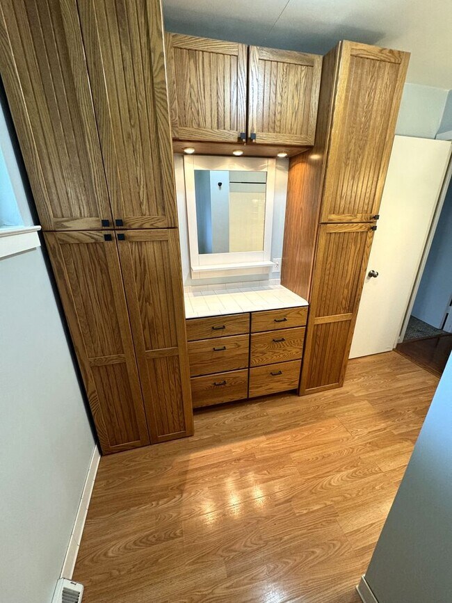 Building Photo - 3 Bedroom- Upper Arlington area