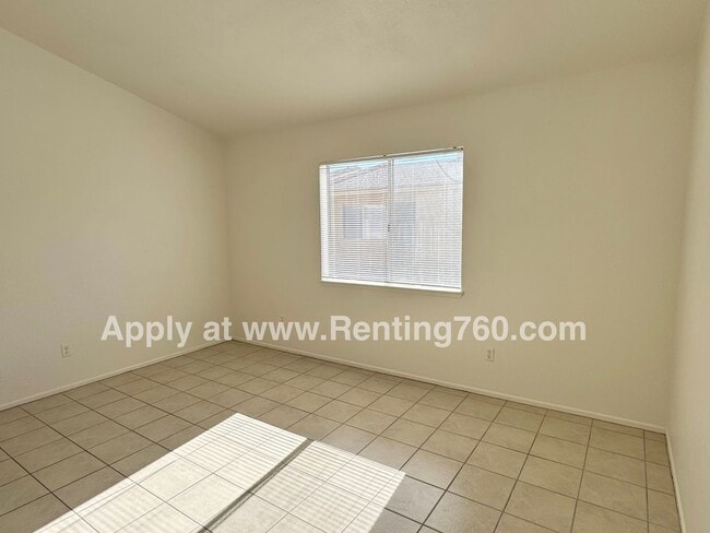 Building Photo - Spacious 2 Bed 1 Bath Home With Indoor Laundry Room