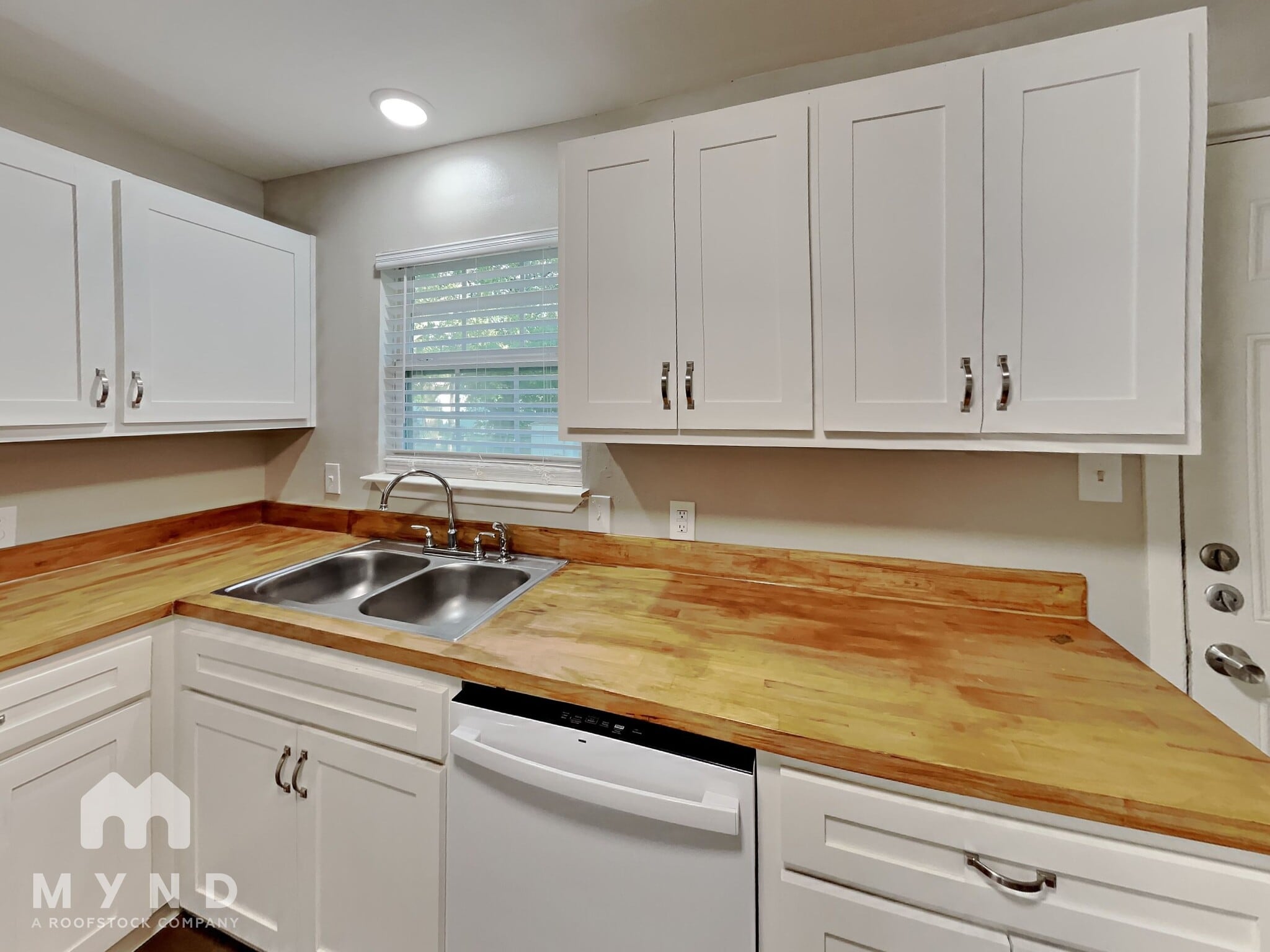 Building Photo - 512 E University Ave