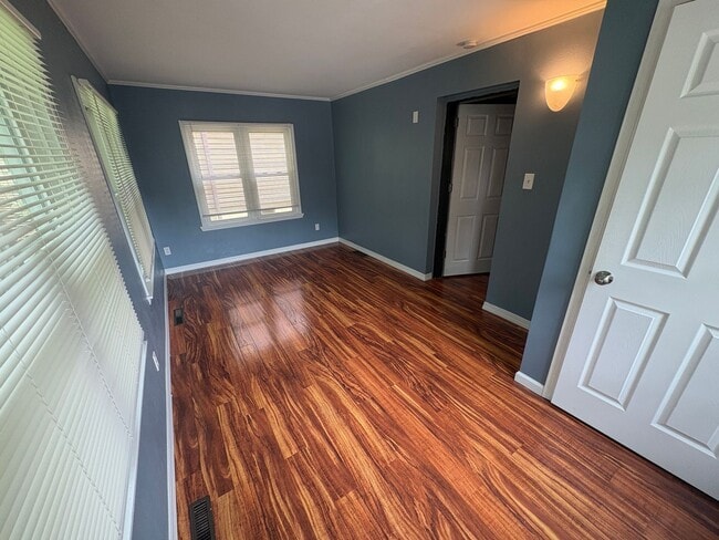 Building Photo - Charming & Updated 3BR Home with Huge Yard & Storage