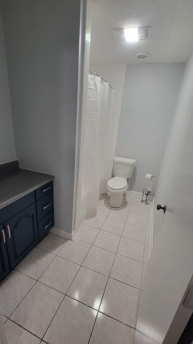 Building Photo - 829 Bellemeade Blvd