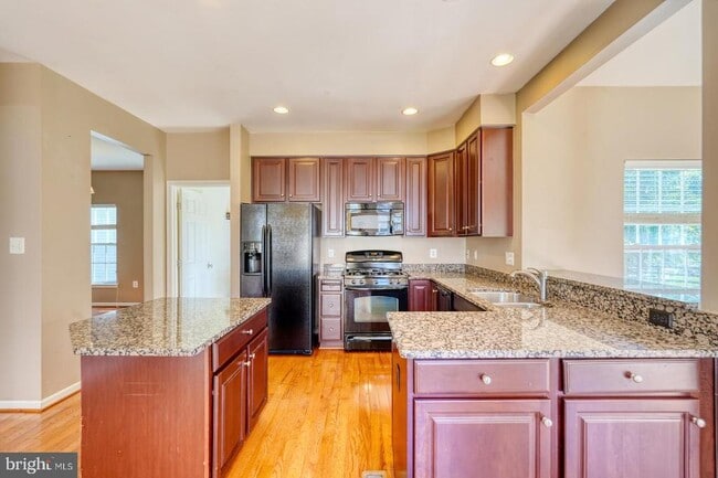 Building Photo - 42245 Sweet Ct