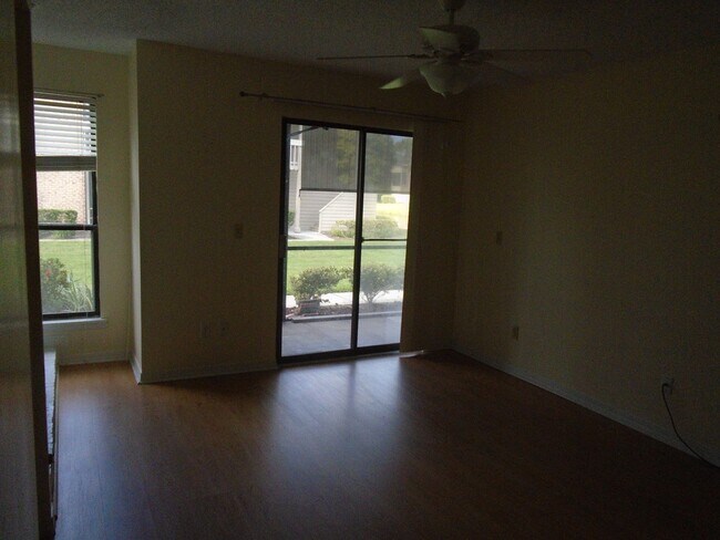 Building Photo - Nice Condo