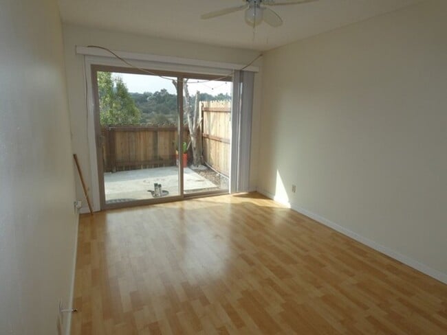Building Photo - Orcutt Bluffs 2 bedroom Condo!!