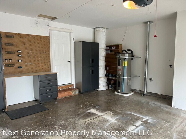 Building Photo - 3 br, 1 bath House - 751 Laksonen Loop