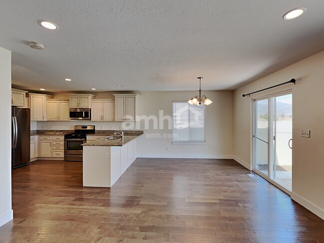 Building Photo - 1641 E Tumwater Ln