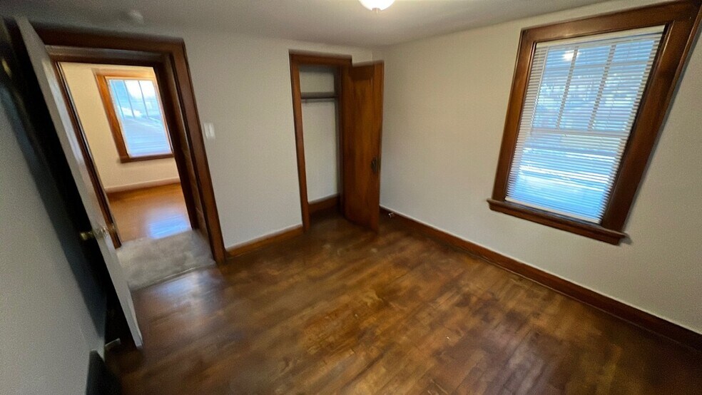 Building Photo - 592 Sanford Ave