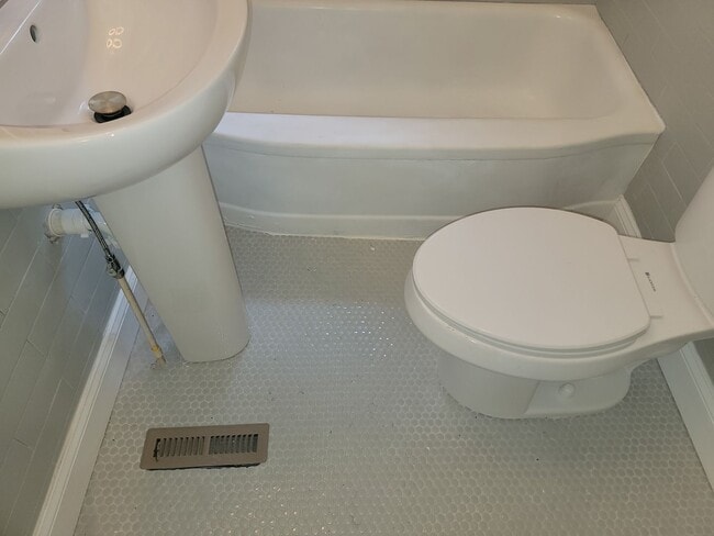 Building Photo - Every detail has been thoughtfully refresh...