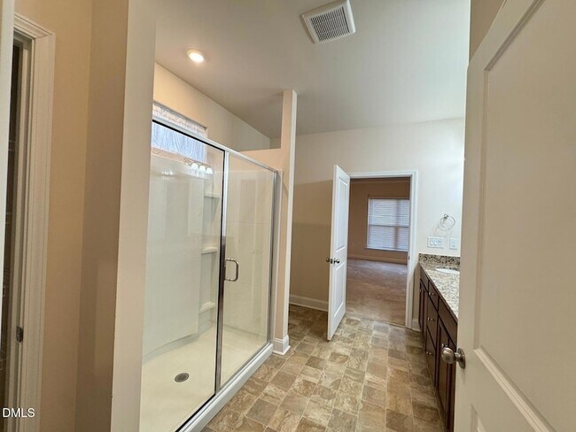 Building Photo - 2323 Bethpage Dr