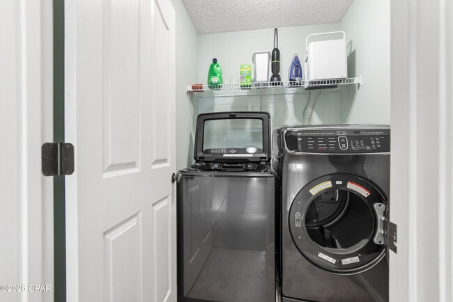 Building Photo - 2428 Causeway Manor Ct