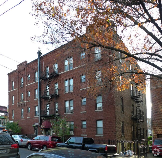 Building Photo - Mayflower