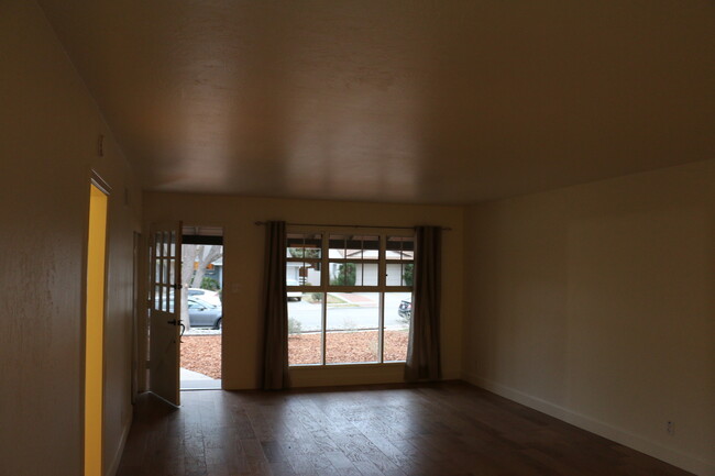 Building Photo - Bishop Peak neighborhood-Fantastic Rental!!