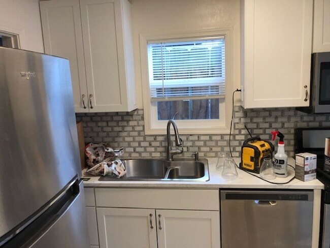 Building Photo - 1421 Florence Ln