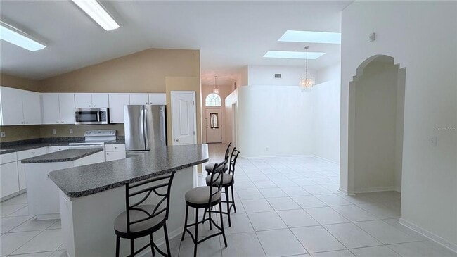 Building Photo - 10216 Oasis Palm Dr