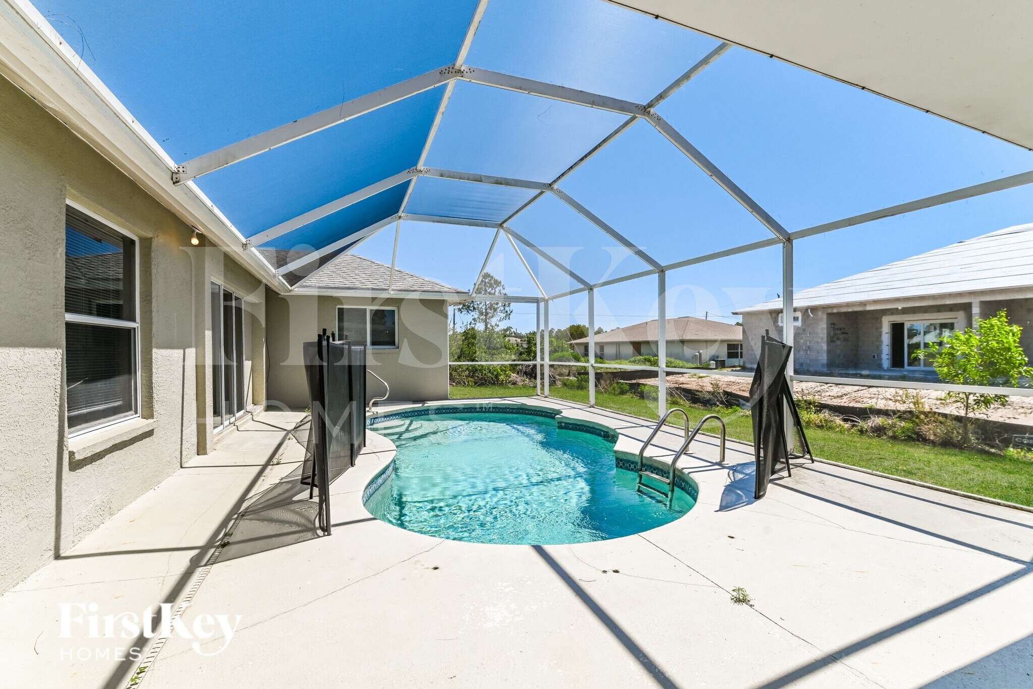 Building Photo - 2429 Mae Ave S