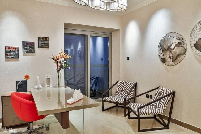 Building Photo - 3 br, 2 bath Condo - 5301 Balboa Blvd Unit F5