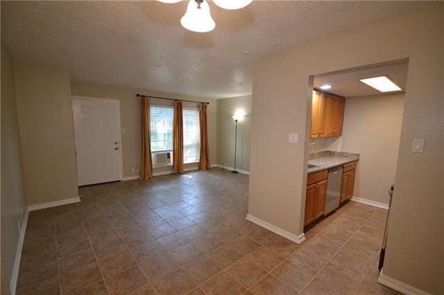 Building Photo - 6220 Riverside Dr