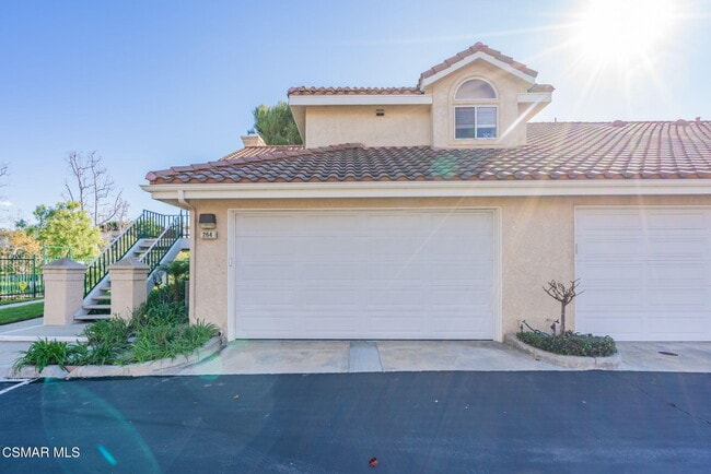 Building Photo - 264 Ridgeton Ln