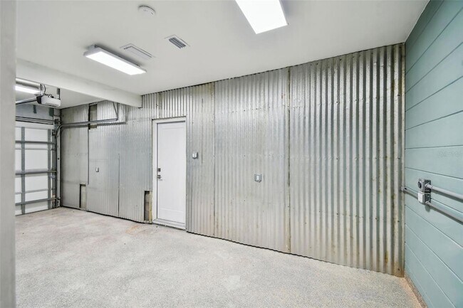 Building Photo - 3218 38th St N