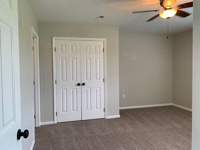 Building Photo - Pretty Home, Featuring 1st Floor Master Su...