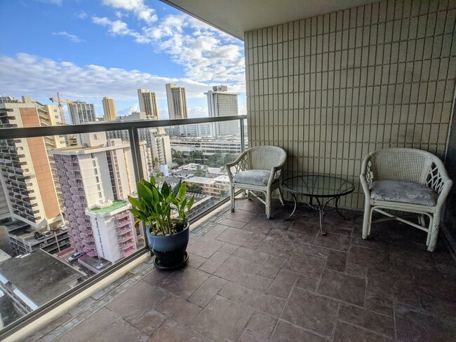 Building Photo - Fully Furnished 1-Bed 1-Bath No parking  @...