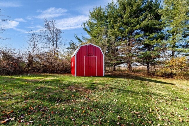 Building Photo - 49 Commanche Ct