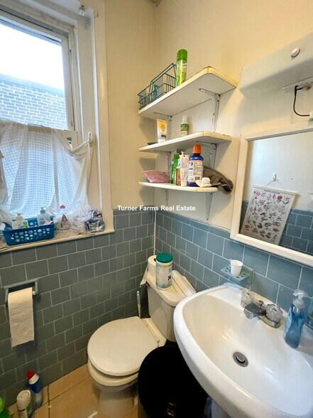 Building Photo - 15 Aberdeen St