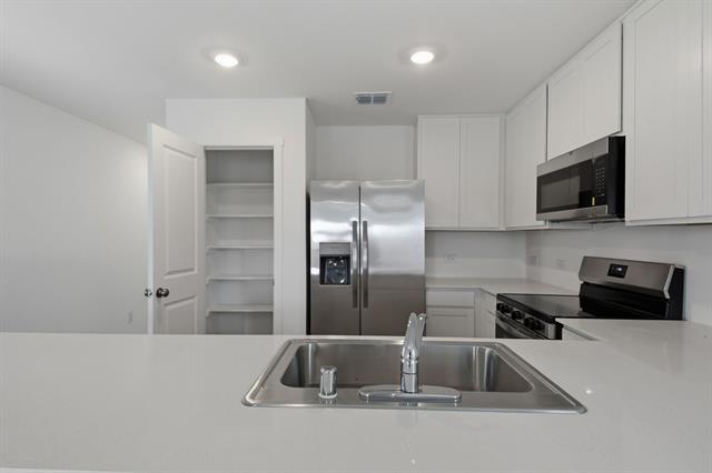 Building Photo - 6307 Sandpiper Ln