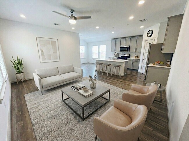 Building Photo - 6811 Fleetwood Crescent Wy