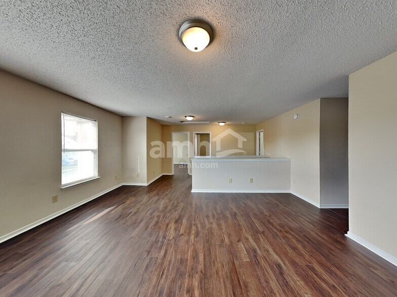 Building Photo - 12422 Rose Haven Dr
