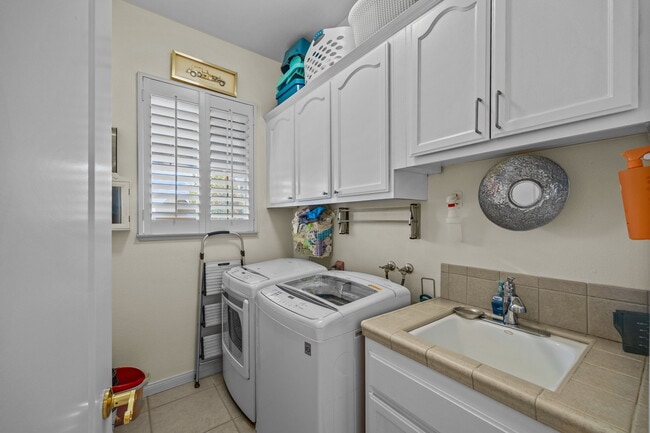 Building Photo - 15830 Rawhide Ln