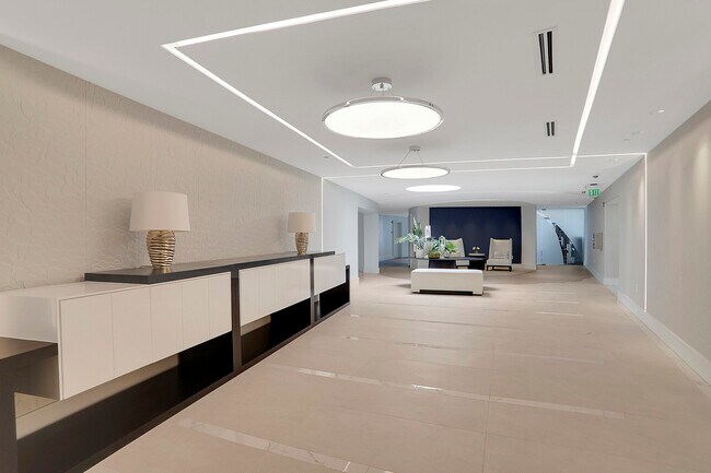 Building Photo - 3325 Piedmont Rd NE