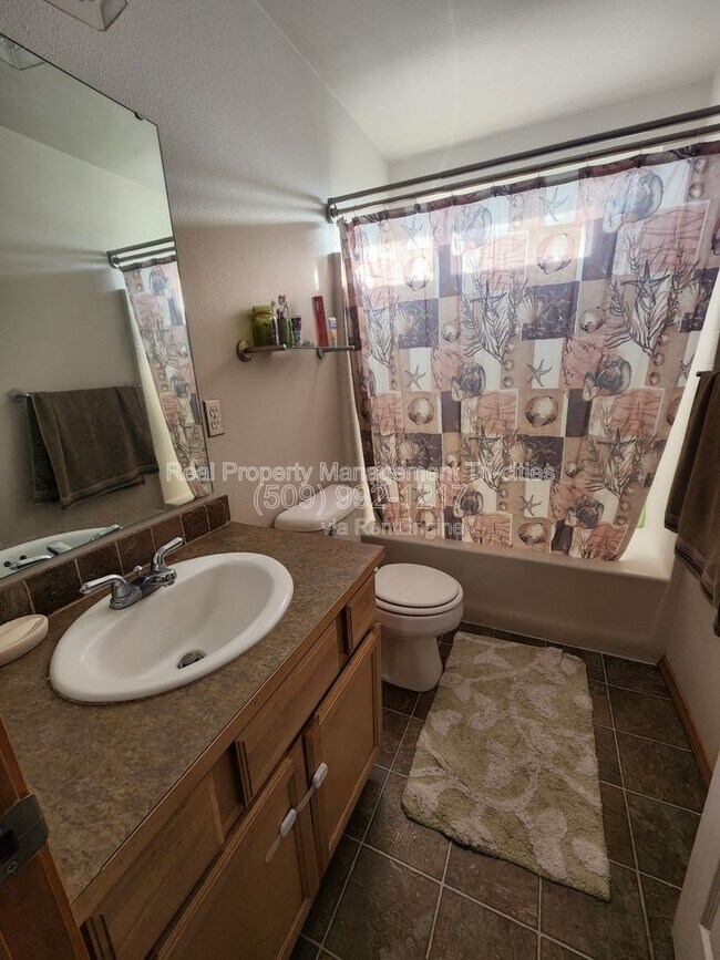 Building Photo - 8716 W 1st Ave