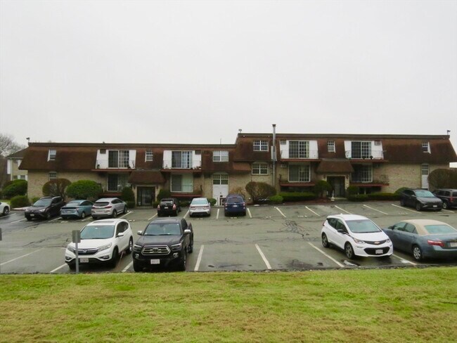 Building Photo - 10 Williamsburg Ct