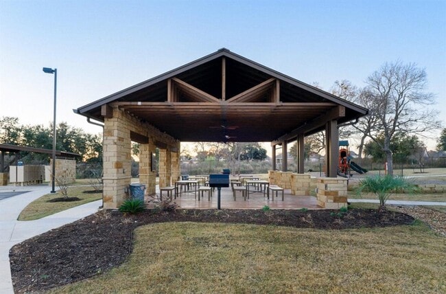 Building Photo - 9701 McKnight Lp