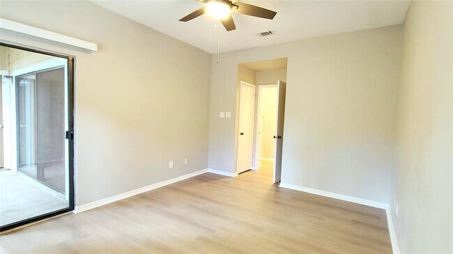 Building Photo - 3500 Tangle Brush Dr