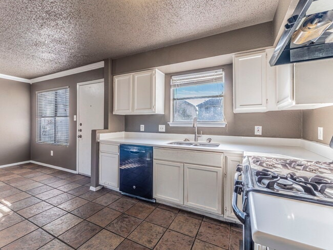 Building Photo - 13806 Letti Ln